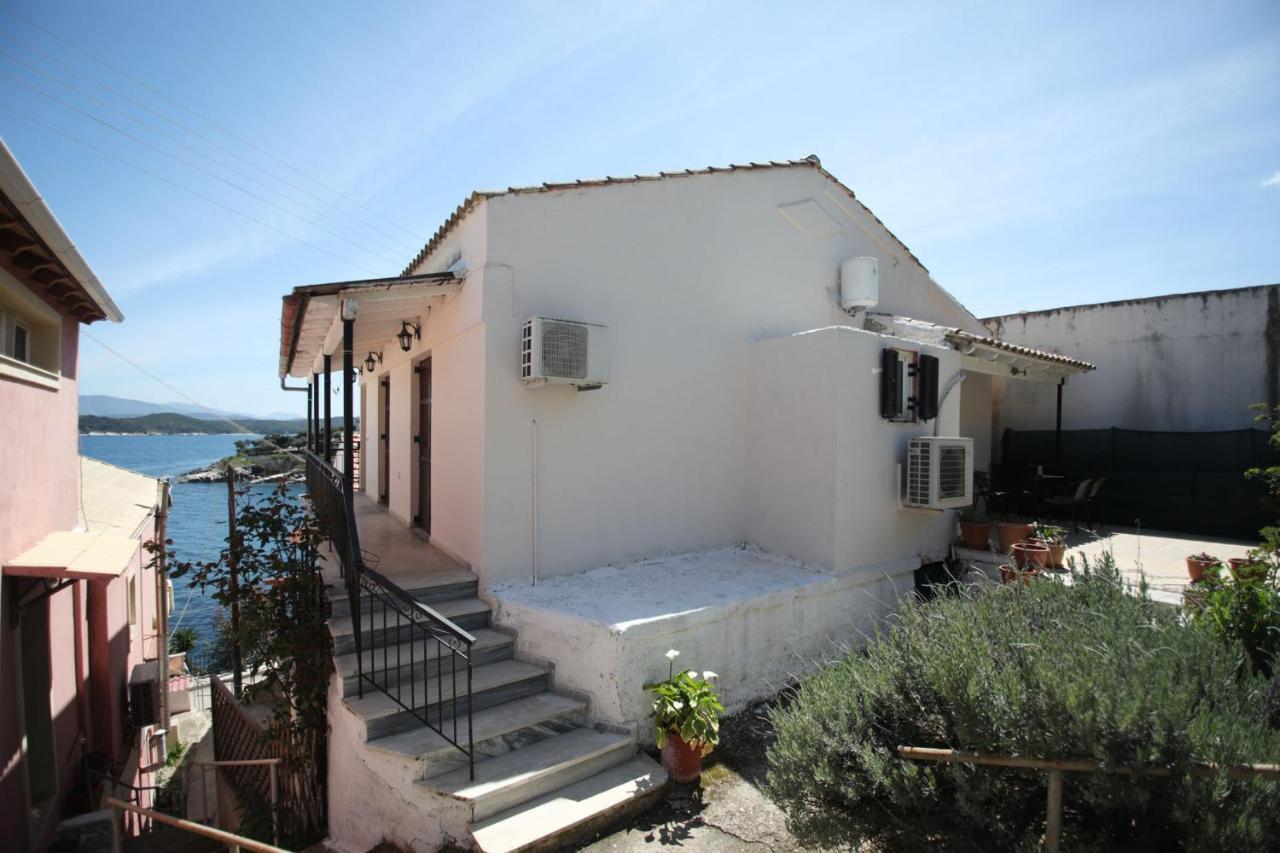 Villa Gabriela'S Seaside House Kassiopi Exterior foto